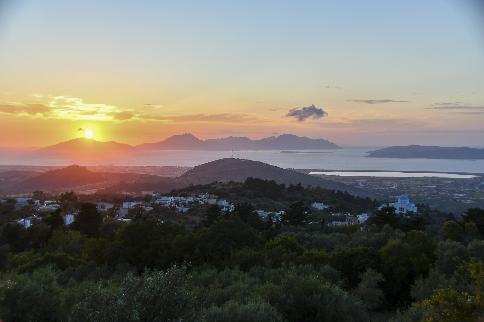 Uitzicht op Kalymnos en Pserimos vanaf bergdorp Zia op Kos